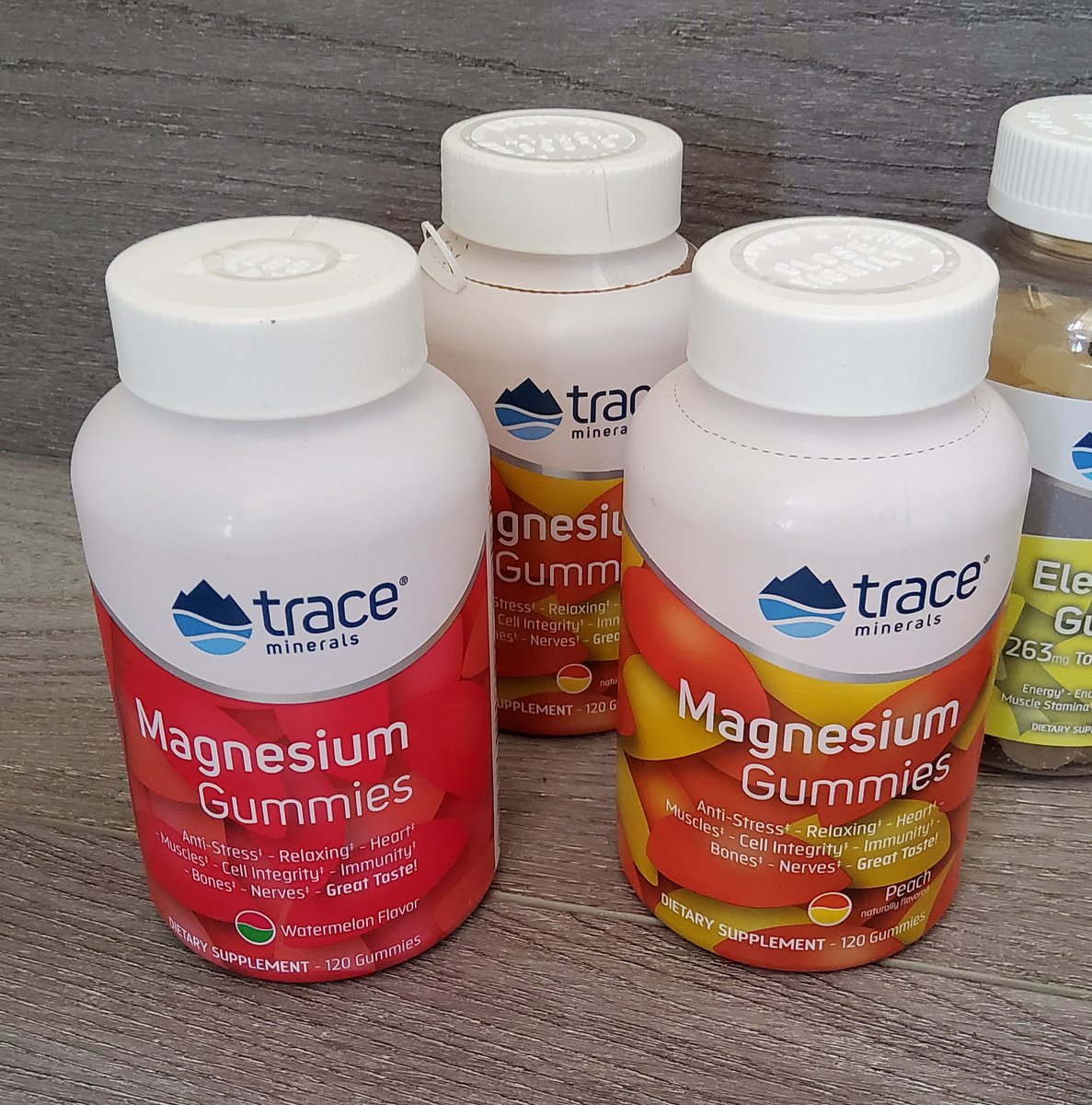 momknowsbest15's tweet photo. Have muscle pain or sleep troubles? Most people do not get enough magnesium. Get 10% off any order at Trace Minerals with code TM10 ~https://t.co/bhFrAm165h
#magnesium #magnesiumgummies #fitnesssupplements #fitover50 #traceminerals #tracemineralscoupon https://t.co/9XhD1wqgm3