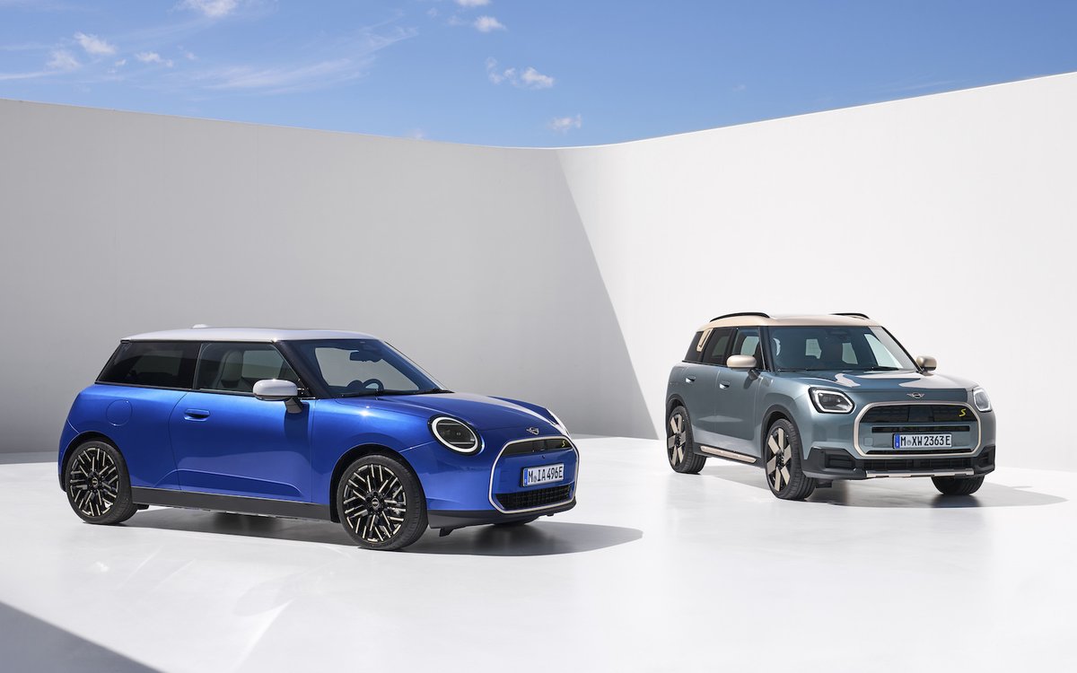 AutomotoHr's tweet photo. Novi MINI Cooper i Countryman potpuno su električni, kombiniraju prepoznatljiv dizajn, naprednu tehnologiju pogona i impresivno digitalno iskustvo. MINI Cooper s 3 vrata je usmjeren na zabavu u urbanoj vožnji a Countryman je narastao i spreman je za avanture izvan grada. https://t.co/abUkdMyEhf
