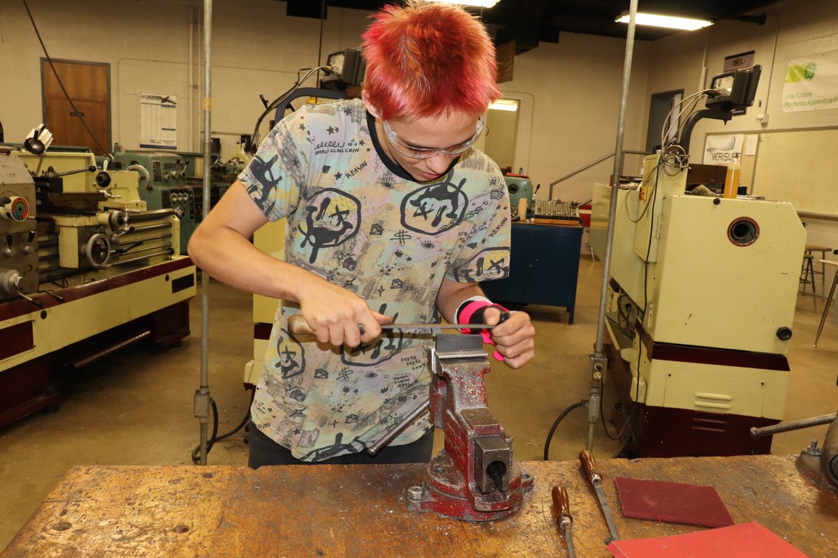 dmtcsc's tweet image. From Cartesian Coordinates to Milling Machine Cuts 🚀🔧 Machine Tool Technology students are mastering diverse skills in MTT!  #BlueprintDimensions #CartesianCoordinates #DimensionalLearning #millingmachine #machinetooltechnology #MTT