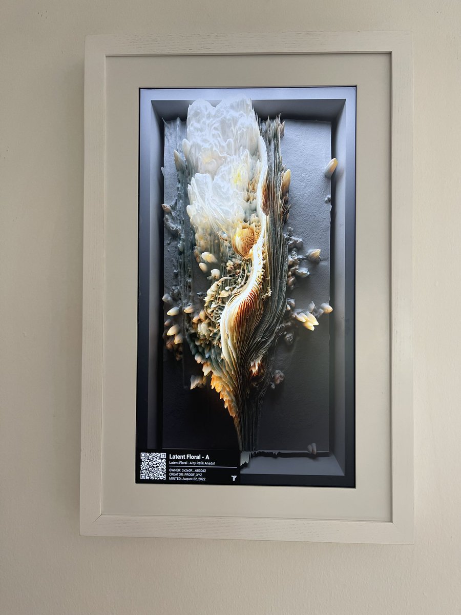 The first time I saw <a href="/refikanadol/">Refik Anadol</a> work in person was at the <a href="/MuseumModernArt/">MoMA The Museum of Modern Art</a> 
Now, I have his art at home💗 thanks <a href="/proof_xyz/">PROOF</a> <a href="/TokenframeNFT/">Tokenframe</a>