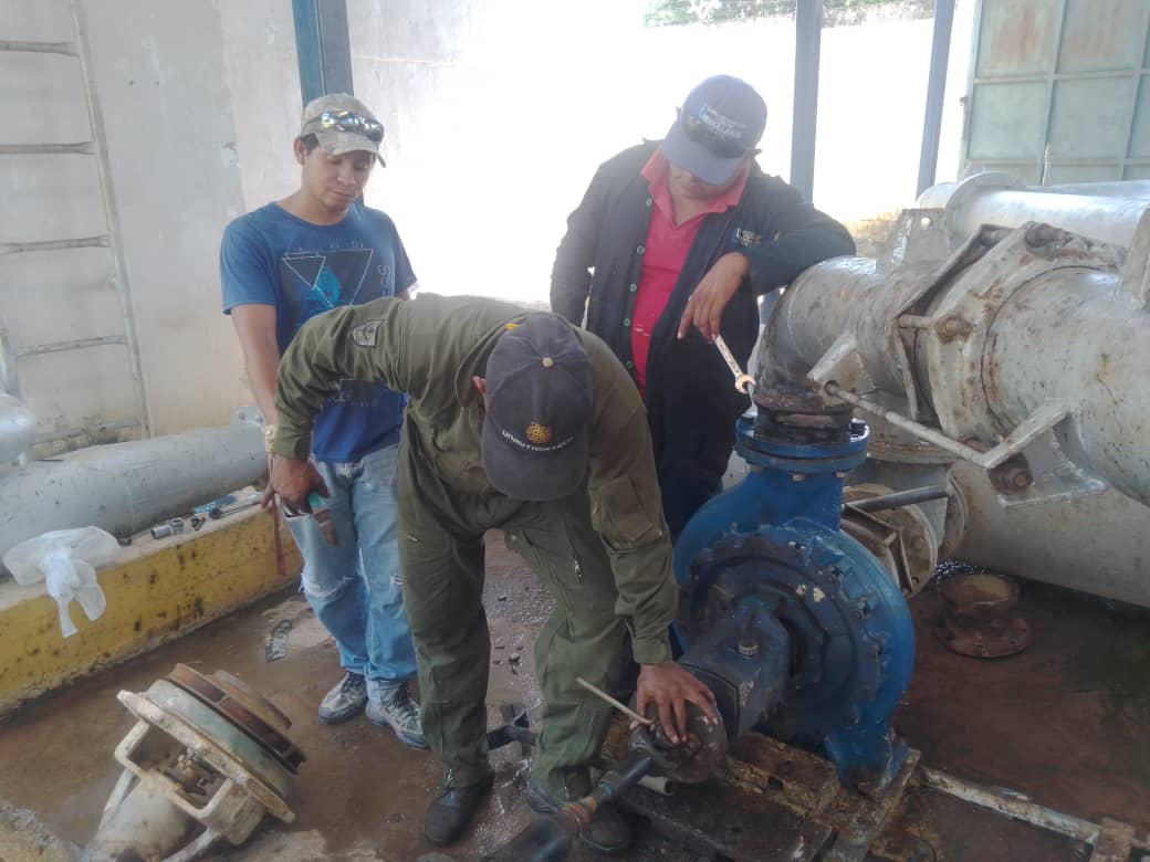 hidrollanos1's tweet photo. ⏩ #1Sep Fuerza de @hidrollanos1 puso en marcha un motor horizontal 150hp/460v, perteneciente a la planta tipo modular, puesto #1, ubicado en la E/B de la P/P La Defensa para favorecer a 153 mil habitantes 
del mcpio San Fernando. #VenezuelaPotenciaAgraria https://t.co/TLrrHO9X2V