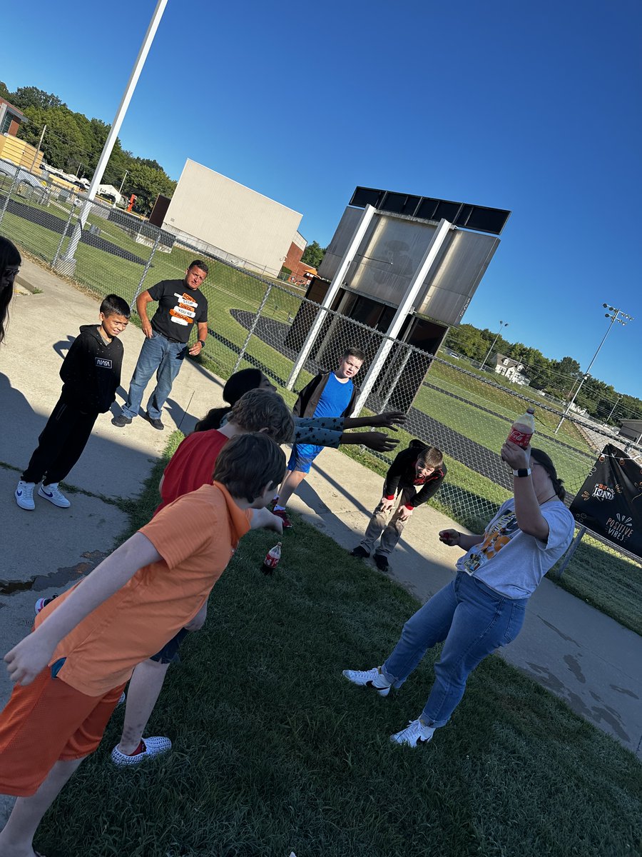 Sixth Grade Center tweet media