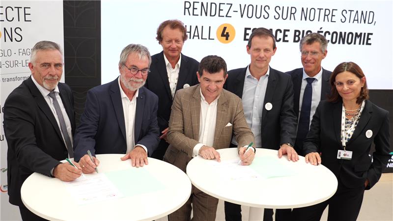 🥳 Connecte Châlons c’est parti !

👏Aujourd'hui, lors de l’inauguration de la <a href="/foiredechalons/">Foire de Châlons</a>, la signature du projet #ConnecteChâlons a été officialisée.

#foiredechalons #territoireconnecte #transitionénergétique

📸  chalonsagglo