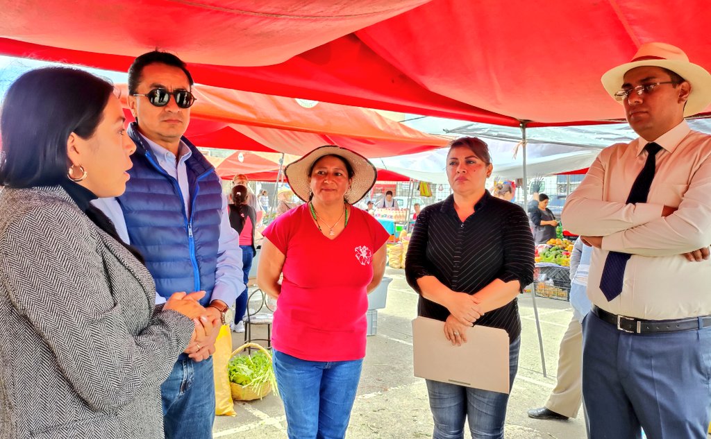 Mercados_Cuenca's tweet photo. Atendiendo los requerimientos de los comerciantes y frentistas de la Plataforma de Totoracocha, realizamos una inspección en el sector.

Buscamos que los espacios de uso público, presten las condiciones necesarias para el beneficio de todos.
#AmorPorCuenca❤️💛

@czamoramatute https://t.co/P6rFjPHlxm