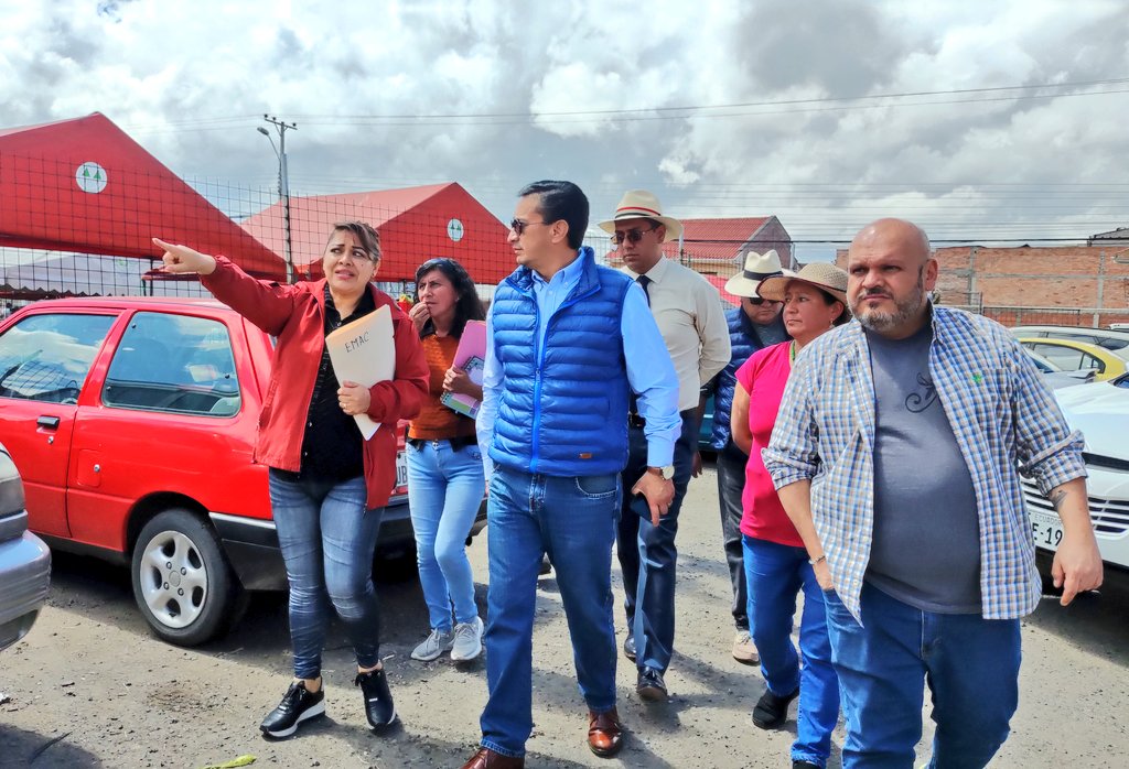 Mercados_Cuenca's tweet photo. Atendiendo los requerimientos de los comerciantes y frentistas de la Plataforma de Totoracocha, realizamos una inspección en el sector.

Buscamos que los espacios de uso público, presten las condiciones necesarias para el beneficio de todos.
#AmorPorCuenca❤️💛

@czamoramatute https://t.co/P6rFjPHlxm