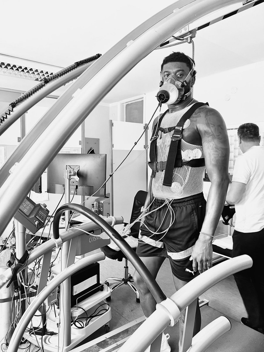 LAA29king's tweet photo. Dream 😴 big and stay focused 
Don’t stop believing and always put your best in whatsoever you do 
Grateful 😇 
Special thanks to God 🙏🏾💪🏾
#newchallenge #givethanks https://t.co/iIG1bHi9wz