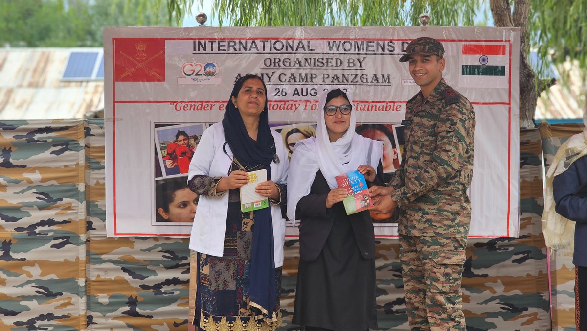 Striking1979's tweet photo. Celebrating Women’s Equality Day with enthusiasm at Panzgam Army Camp! Young talents showcased creativity and advocacy for women’s empowerment. Eminent women guests inspired and educated, reinforcing unity and equity. 🇮🇳🙌 #WomensEqualityDay #Empowerment #Unity #IndianArmy https://t.co/Mi4F8x1mud
