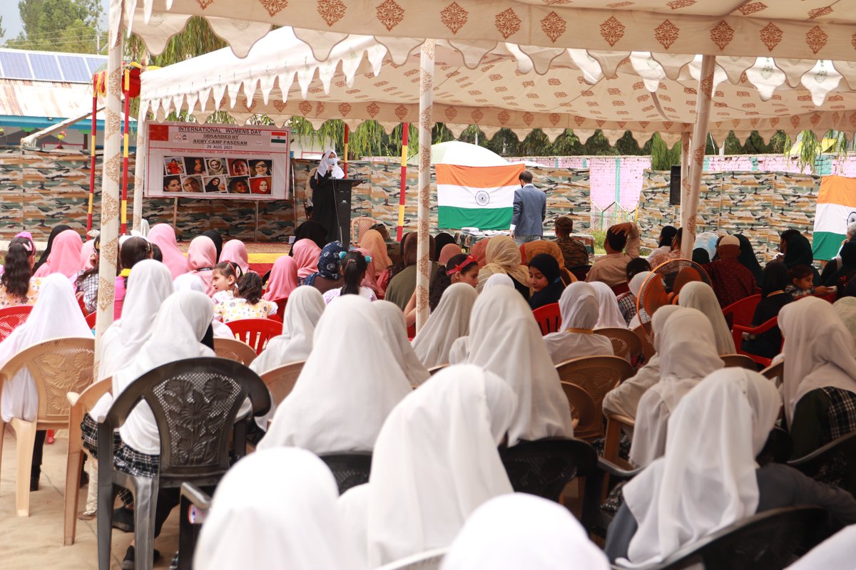 Striking1979's tweet photo. Celebrating Women’s Equality Day with enthusiasm at Panzgam Army Camp! Young talents showcased creativity and advocacy for women’s empowerment. Eminent women guests inspired and educated, reinforcing unity and equity. 🇮🇳🙌 #WomensEqualityDay #Empowerment #Unity #IndianArmy https://t.co/Mi4F8x1mud