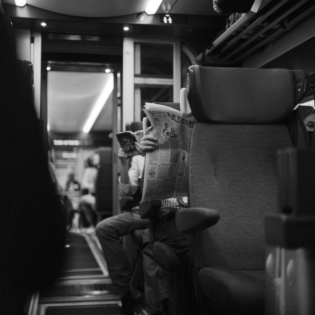 am_photo2rue's tweet photo. Paris 6x6 un peu de lecture https://t.co/0y2LvcNGtE