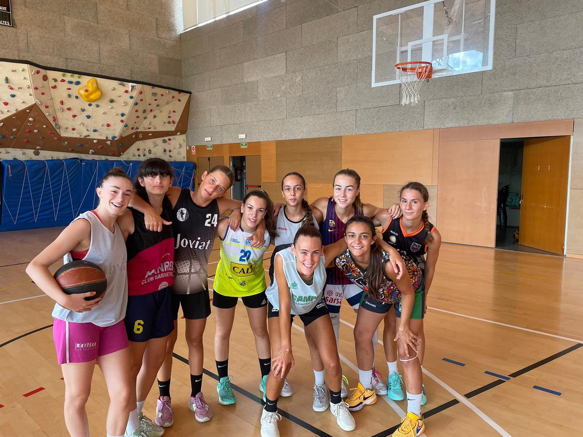 manresacbf's tweet photo. Aquesta setmana els nostres equips U15 • U16 • U17 i U18 estan d'stage a l'Esquirol 🏀🏀

Començant la pretemporada a tope!

#juguemjuntes #manresacbf #stagepretemporada https://t.co/9Ycfs5qff9