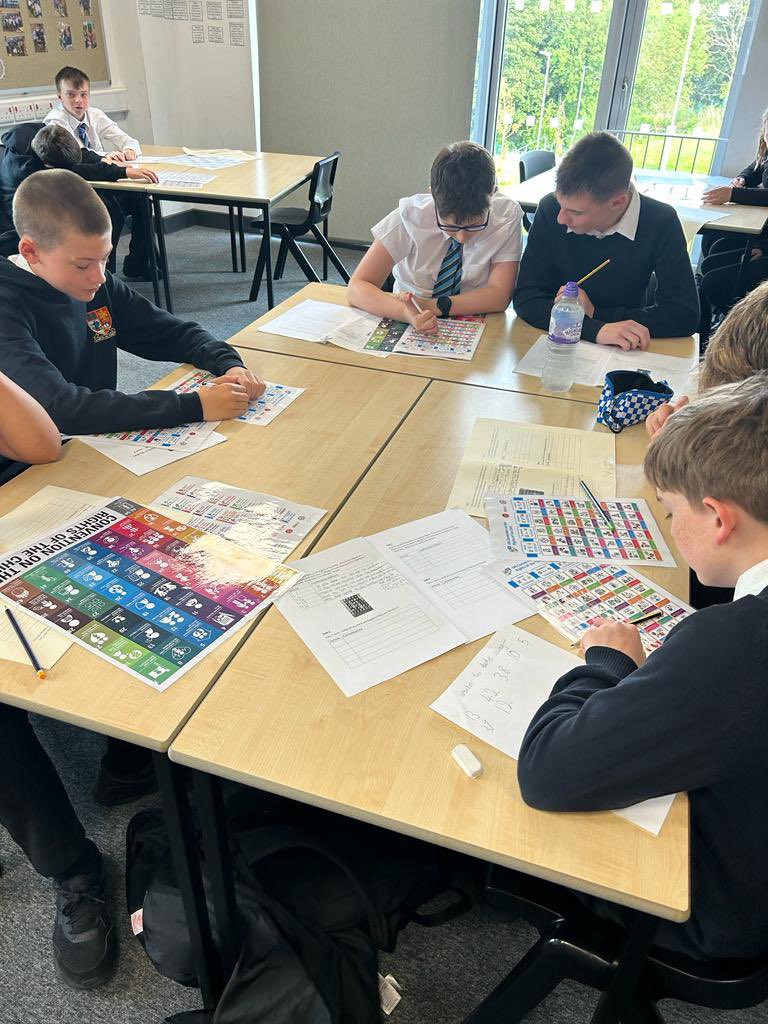 LanguagesLargs's tweet image. Well done to S2 pupils and their fabulous work on the Rights of the Child as part of their Religious Beliefs and Values Unit. Mrs Tait and Dr Smith were very impressed with all your hard work! #rme #bge #rightsrespectingschools #UNICEF