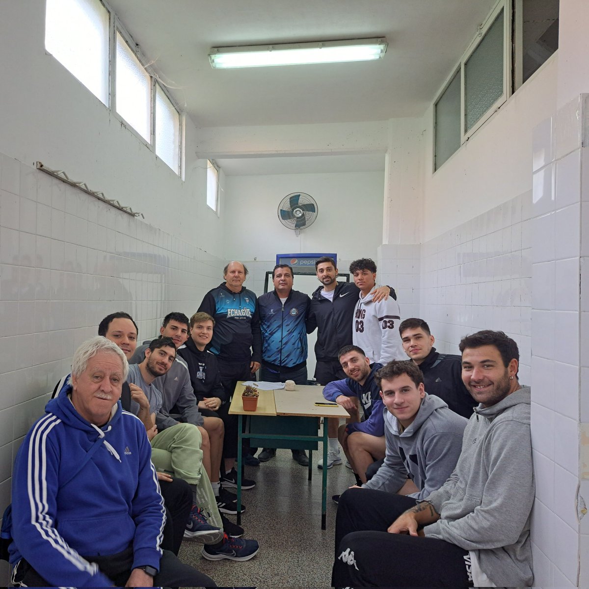 #LigaArgentinade 🏀 Comenzó la pretemporada del team

👋🏽 Tuvieron la bienvenida por parte del vicepresidente segundo <a href="/mpcasaretto/">Marcelo Casaretto</a> y una charla de cara al inicio con parte del cuerpo técnico 

🚀 Los trabajos de gimnasio ya iniciaron
#VamosEchagüe #SomosEchagüe #91AñosJuntos