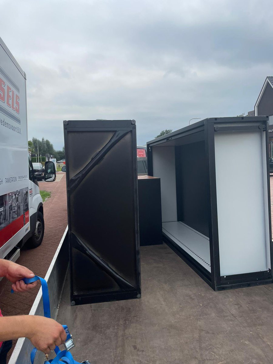 Wat een mooie middag vandaag. Vele vereniging en stichtingen mochten bij de Jong&amp;Laan in #raalte meubilair ophalen dat beschikbaar was gesteld via de <a href="/Raalteruitdagin/">raalteruitdaging</a>.

Dank aan De Jong &amp; Laan!! 👍

<a href="/NLuitdaging/">Nederlandse Uitdaging</a> 

Foto van #ScoutingHeinoRozendaelgroep een van de ophalers.