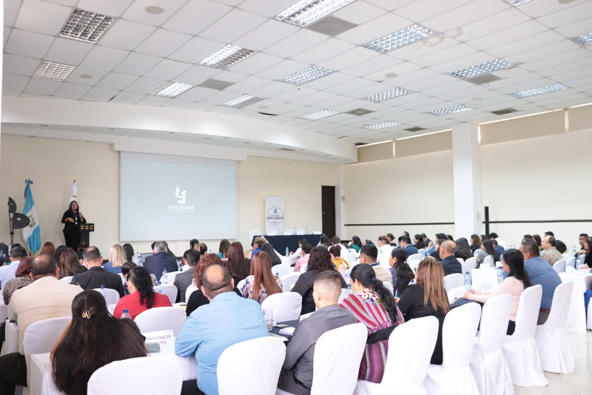 CpccOficial's tweet image. Por medio de la participación de @OnsecGuate, @CarterCenter Guatemala y #SECAI de la @PDHgt, se desarrolló el tema de actualización y optimización de los manuales de funcionamiento, organización y procedimientos de las Unidades de Información Pública del Organismo Ejecutivo.