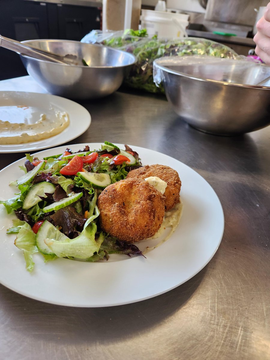 krackerscaters's tweet photo. Good afternoon folks!
Today we made absolutely delicious fish cakes served with a creamy remoulde and side salad.
Our freezer is full of frozen meals to take home for lunches and dinners for the week.
@CausewayWork https://t.co/ZIK2ilSUdc