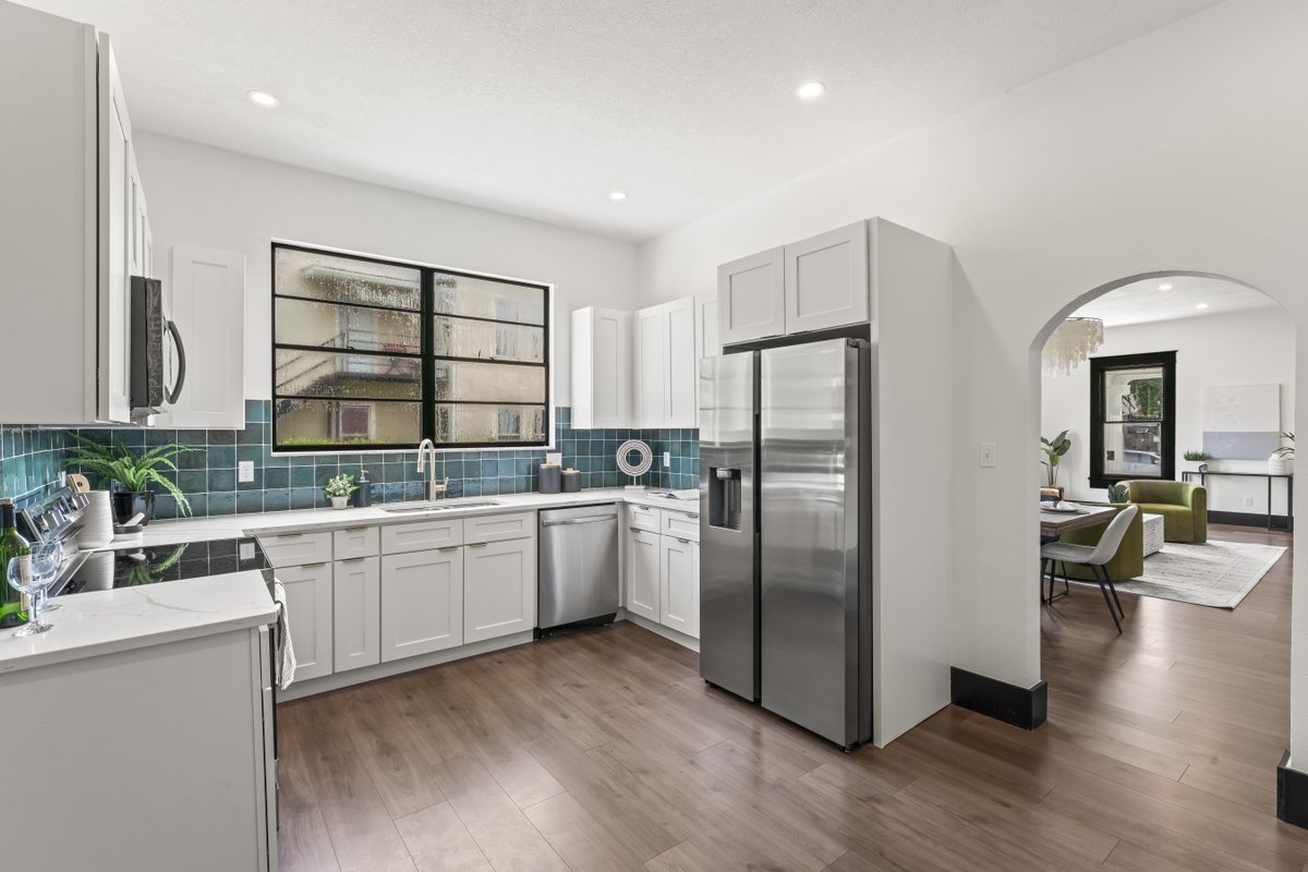 hommati163's tweet photo. 🏡 Embrace elegance and natural light in this mid-century modern bungalow at 2814 N 9th St, Tampa FL. Open layout, stunning updates, and timeless beauty await you. 📽️ #VirtualTour [https://t.co/5mrUSzJE4q]

💰 Listed at $429,900

#TampaHomes #ModernLiving #ForSale #Tampa https://t.co/vACnDFt0jj