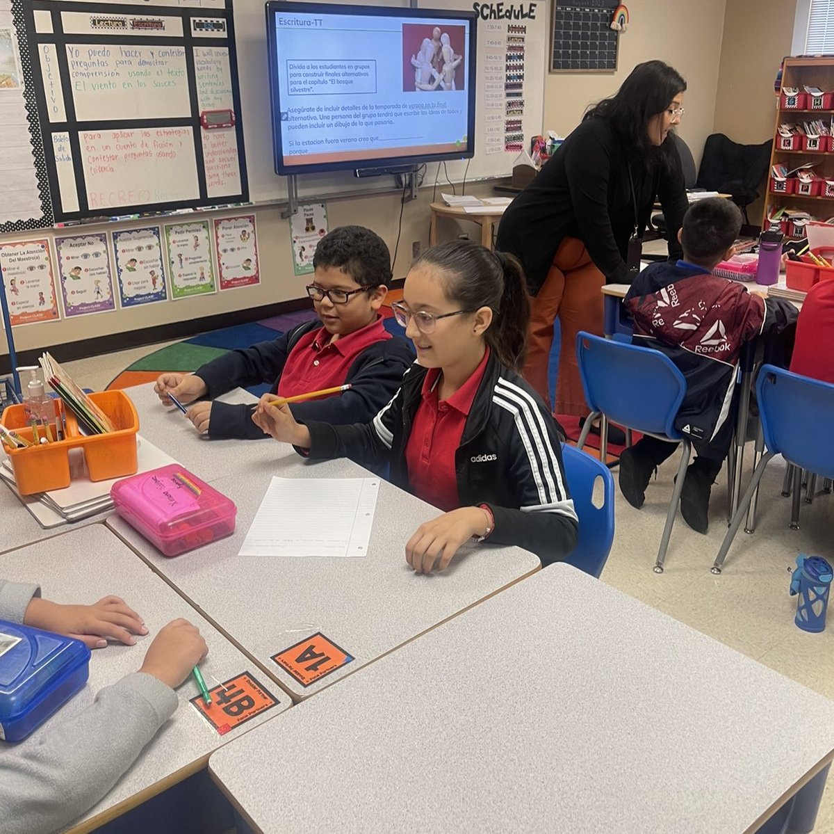 Angela Villarreal tweet media