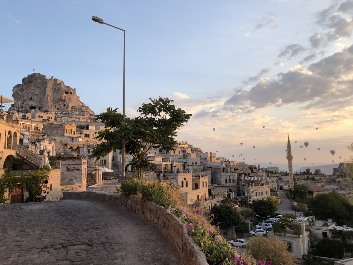 jinglu_zhang's tweet photo. #esera Last day in Cappadocia. Thank you @ESERA_org for providing an opportunity to meet friends. Met a Chinese ESERA2023 group in Cappadocia!🙌 https://t.co/21FKRKDMnj