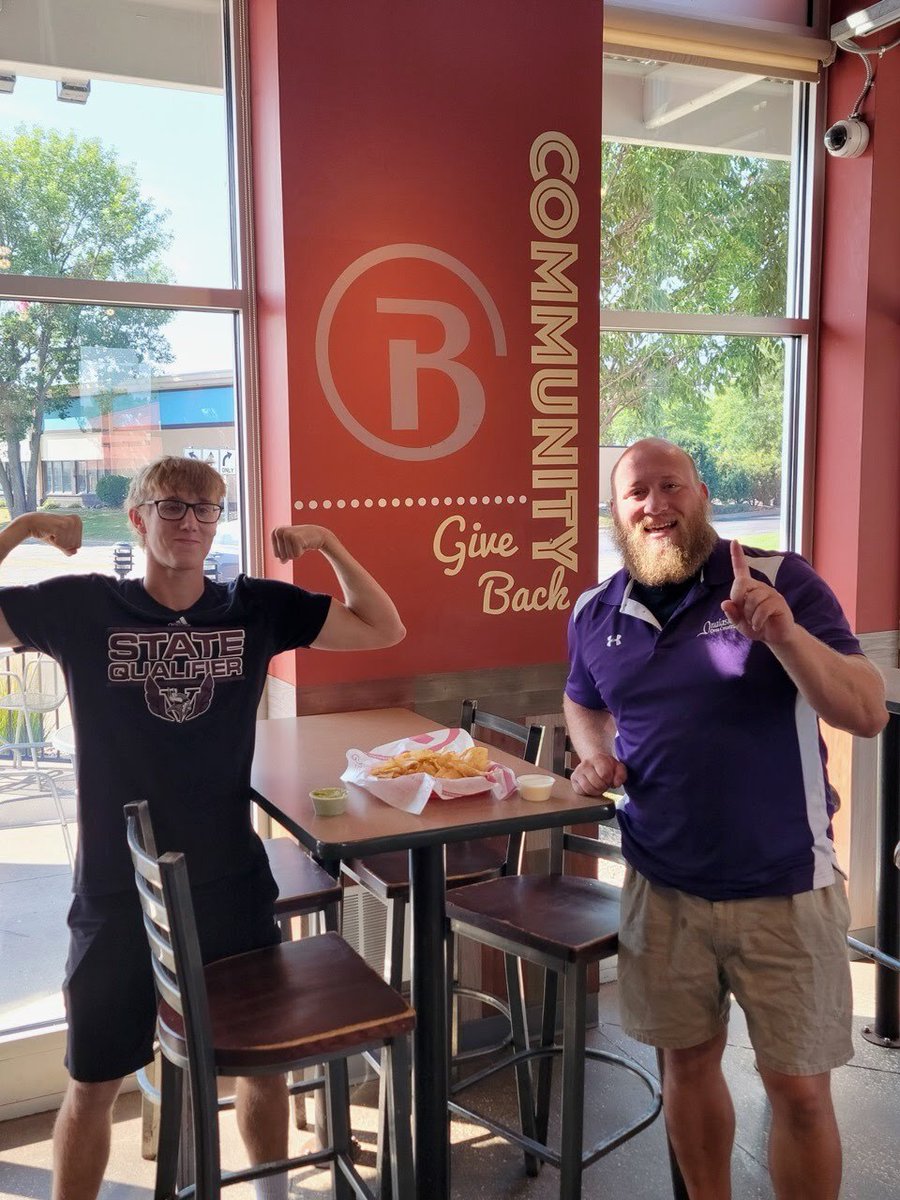 BurrachosGrill's tweet photo. Everyone loves a good, friendly rivalry. This rivalry is as old as we can remember. We are going to let the fans decide the winner today ๐ for guac and โค๏ธ for queso
#Burrachos #burrachosfreshmex #MexicanFood #Burritos #burrito #tacos #taco #nachos #fresh #freshmex... https://t.co/jxR37mSNWN