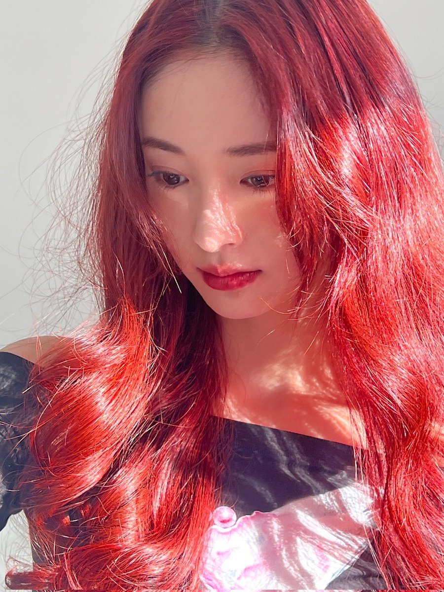 jiayifengz's tweet photo. #DNUGRAM: meu cabelo cada vez mais vermelho 🍒🍓❤️ https://t.co/6dlvJ7nfin
