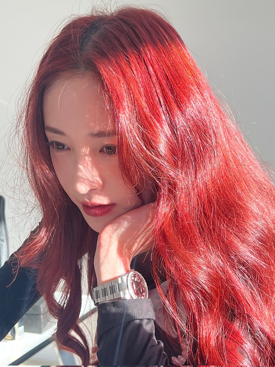 jiayifengz's tweet photo. #DNUGRAM: meu cabelo cada vez mais vermelho 🍒🍓❤️ https://t.co/6dlvJ7nfin