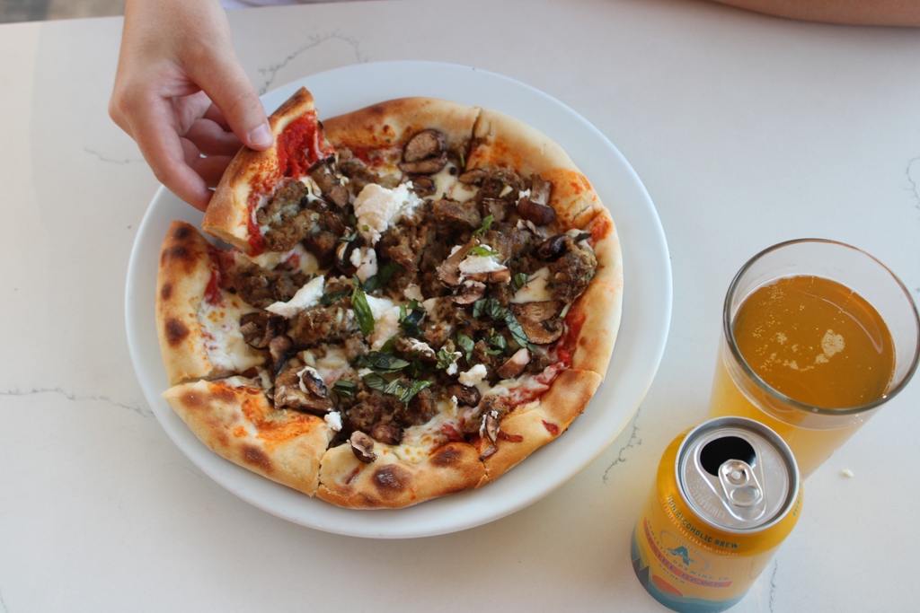 eatbellagreen's tweet photo. We’ll be celebrating Labor Day the best way ~with pizzas on the patio! 

Visit this weekend to get double points on all order when you use your bellagreen app. Download https://t.co/ROotVTHNFl! https://t.co/kJznEC2bgv