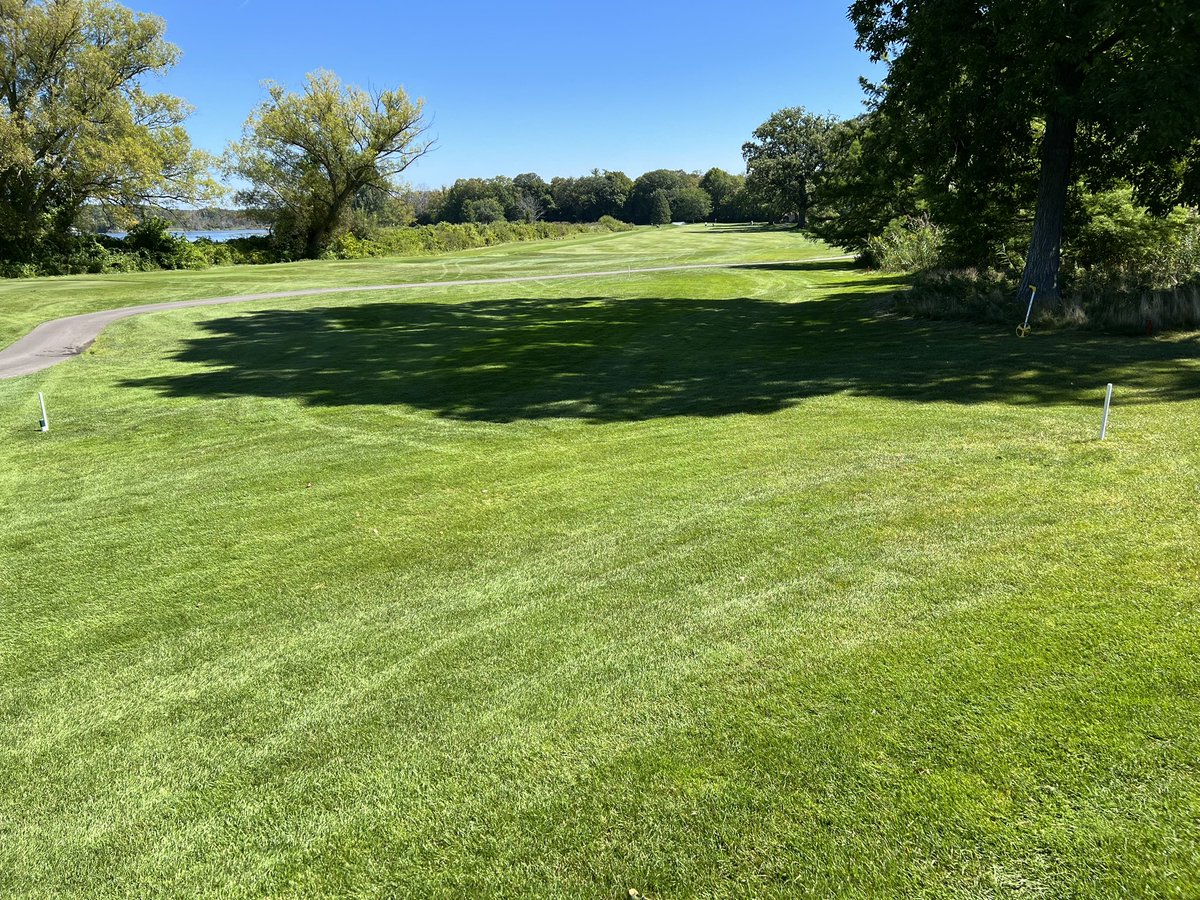 SLCCGrounds's tweet photo. We have started to prepare for the dredging of several ponds. We will create 3 mulch platforms where the dewatering bags will be placed. The dredging is scheduled to begin September 13th. https://t.co/9TiaeOFrRL