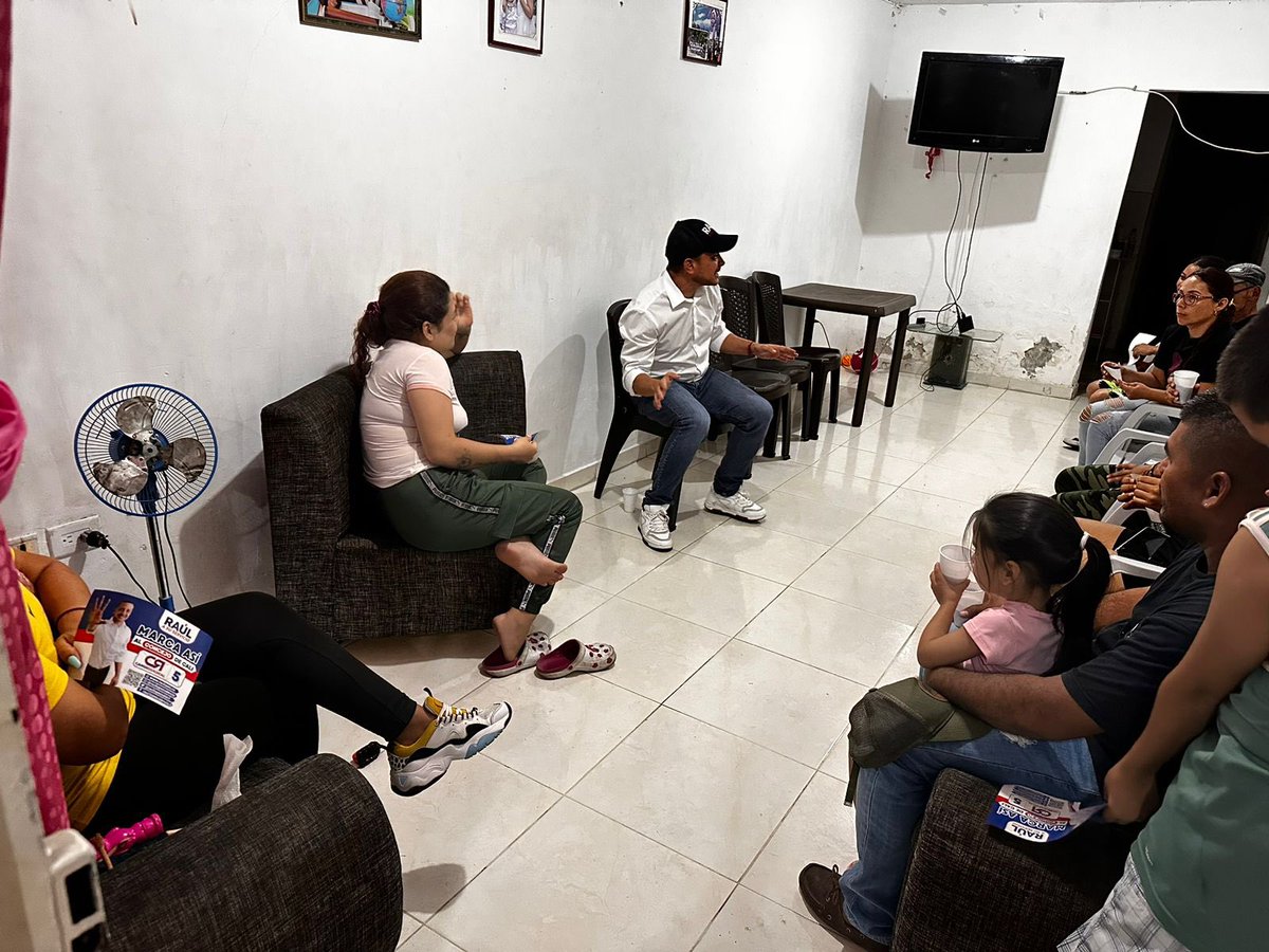 Raullopezvalen1's tweet image. Visitando el barrio Lagos 2, quedé inspirado por el sentido de comunidad y solidaridad entre sus residentes. 

Trabajemos juntos para fortalecer este lazo y llevar a todos los barrios de la ciudad a un futuro lleno de progreso y bienestar. 🫂

#RaulASuServicio 
#CR5