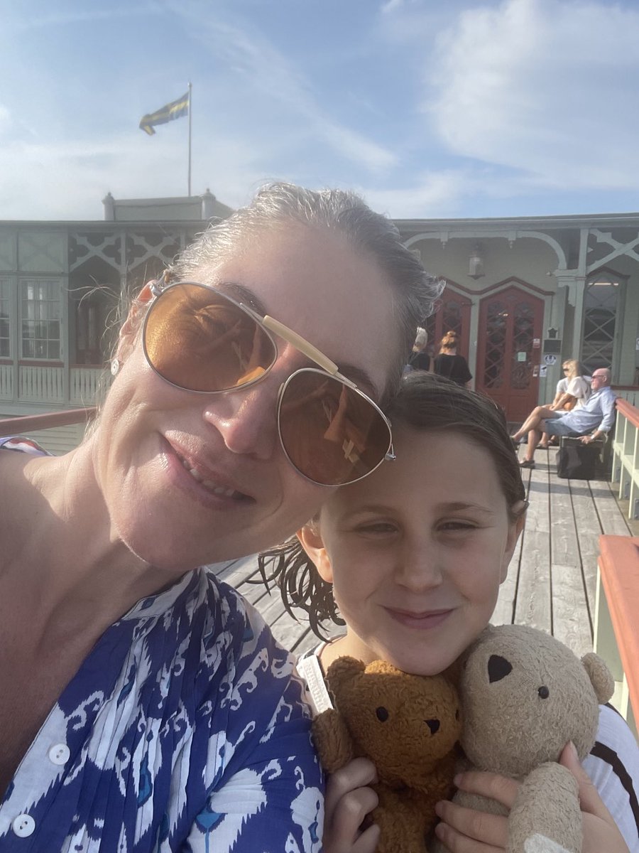 Joanna Yarrow tweet media