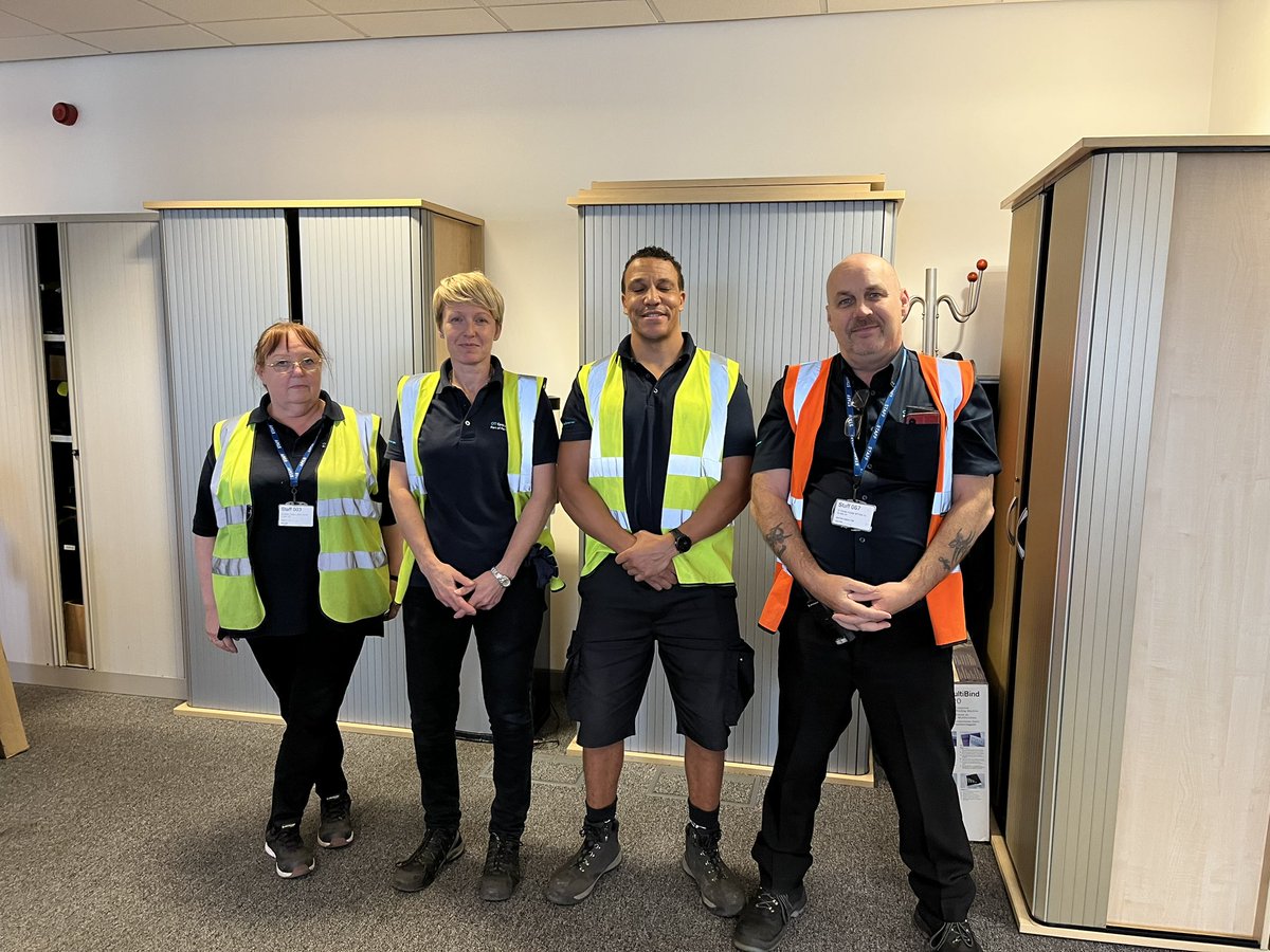 MartinWeedall's tweet photo. I had the pleasure of presenting long service awards to four of our operational colleagues, 25 years is a massive achievement. Thank you and congratulations. We appreciate the support you have given us 👍🏻 @SpicersUK @OfficeTeamLtd #25 #thankyou #people https://t.co/6L8lOh1isL