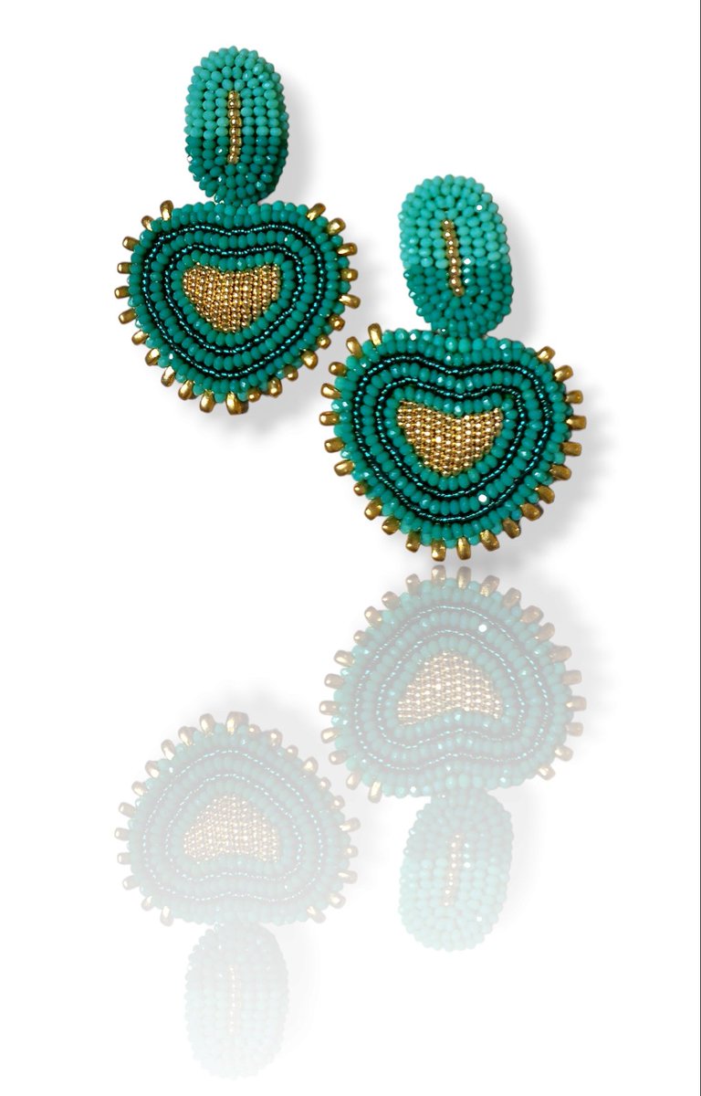 eleidacaceres's tweet photo. 7 horas de trabajo bordando estas bellezas

#modacolombiana #embroidery #EleidaCeceres #areteshechosamano #handmadejewelry #handmade https://t.co/QTxgHds7pb