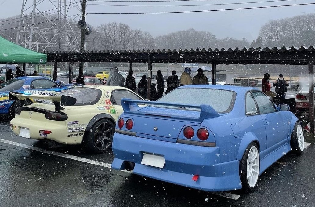 autoass's tweet image. Mazda RX-7 FD x Nissan R33 Skyline GT-R
