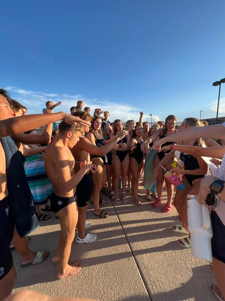 Perry Swim and Dive tweet media