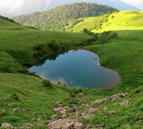 lovesickdoe's tweet photo. heart-shaped lakes https://t.co/ALbYvfmkzx