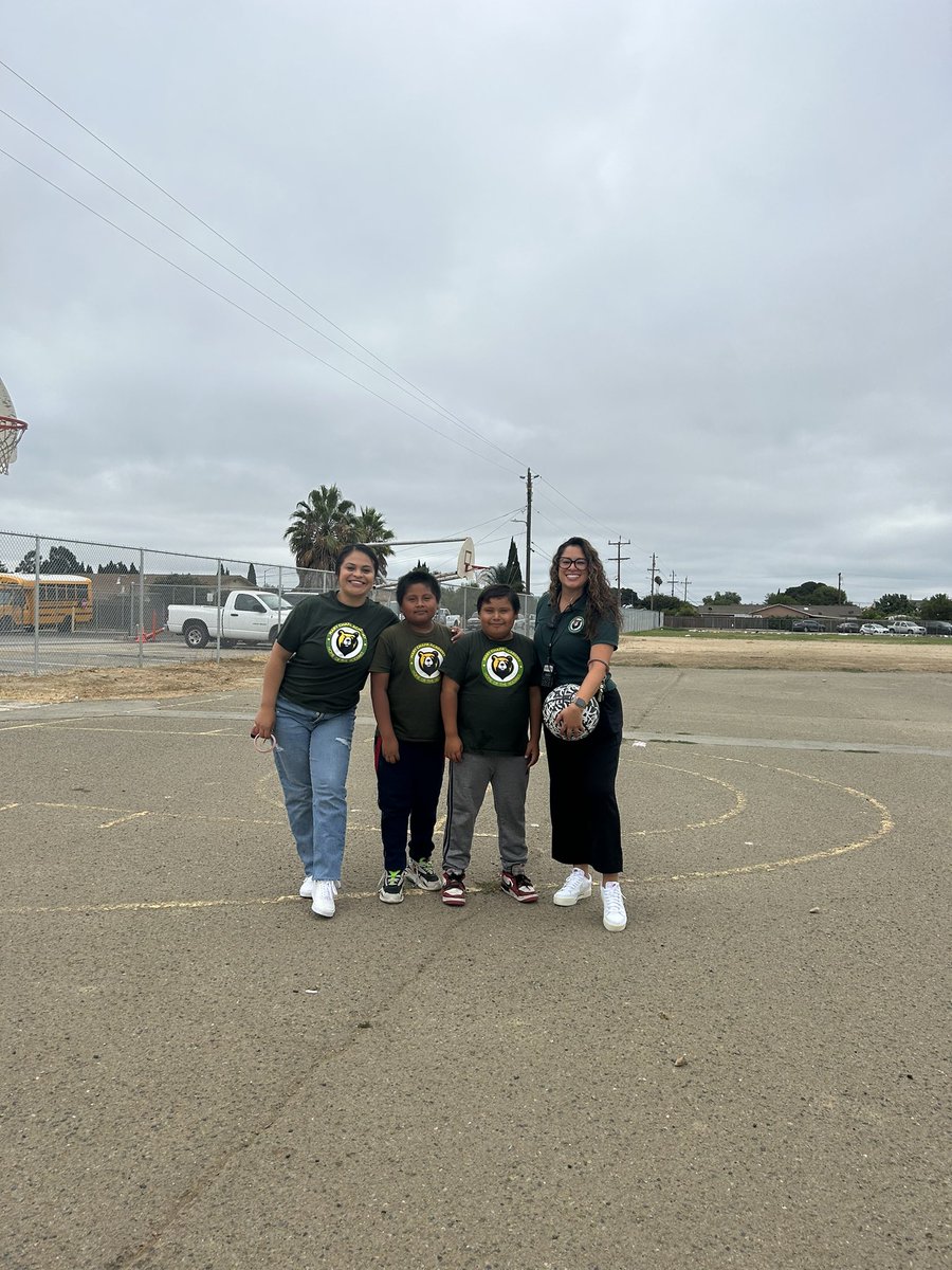 AracelyZavala19's tweet photo. Your MCA Principal and Assistant Principal at a friendly basketball match with the boys this morning at recess! Our mission is to make every student feel loved, heard and smile π #MCAAdmin #RecessWithAdmin #MCARocks @zjgalvan @ms_pantaleon @LCortezGUSD https://t.co/9SgnJrRyiA