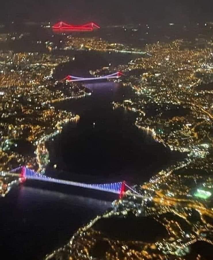 Herkesin İstanbul’u kendine. Bazen yaş, bazen ruh durumu ve çoğu kez de ekonomik durum ve entellektüel kapasite farklılığı nedeniyle her birimiz çok farklı algılıyoruz İstanbul’u.