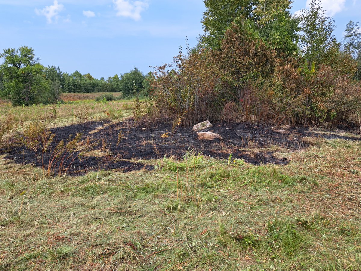 mnforestry's tweet photo. Dry conditions and high temps will increase wildfire risk this weekend. While using equipment outside, look behind you regularly to check for fires, park on gravel or pavement when possible, and keep water nearby. If you spot a wildfire, call 911. https://t.co/gXYJ4UkN1H https://t.co/54Tgdp6Z7b