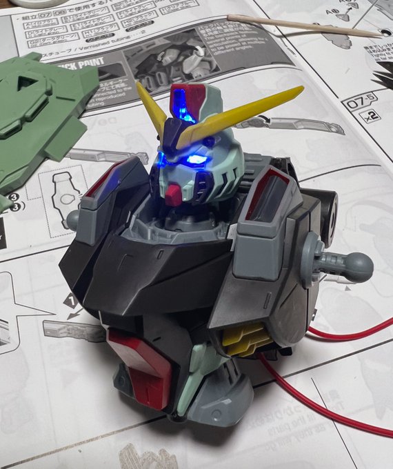 ひさびさのプラモFMフォビドゥン
おめめとセンサーが一体型のクリアパーツで光らせやすい嬉しい
エネルギー偏向装甲ゲシュマイディッヒ・パンツァー(言いたい)も光らせたいので穴をナイフで開口(苦行) 