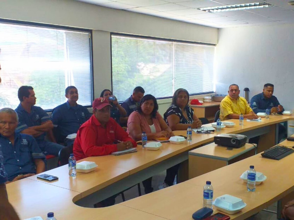 PartidoPSUV's tweet photo. Encuentro de la vicepresidencia regional de la Clase Trabajadora y del EPM del PSUV https://t.co/ymjgO6ehYk
#VenezuelaPotenciaAgraria https://t.co/ufF4kc8aMh