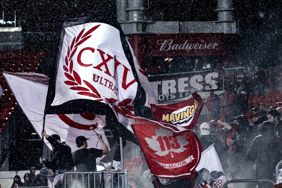 CaseyToGo's tweet image. Soccer season this year flewwwwwww.

Maybe next year, a #TFCLive-covering outlet will stop sleeping on me. 🤞🏻