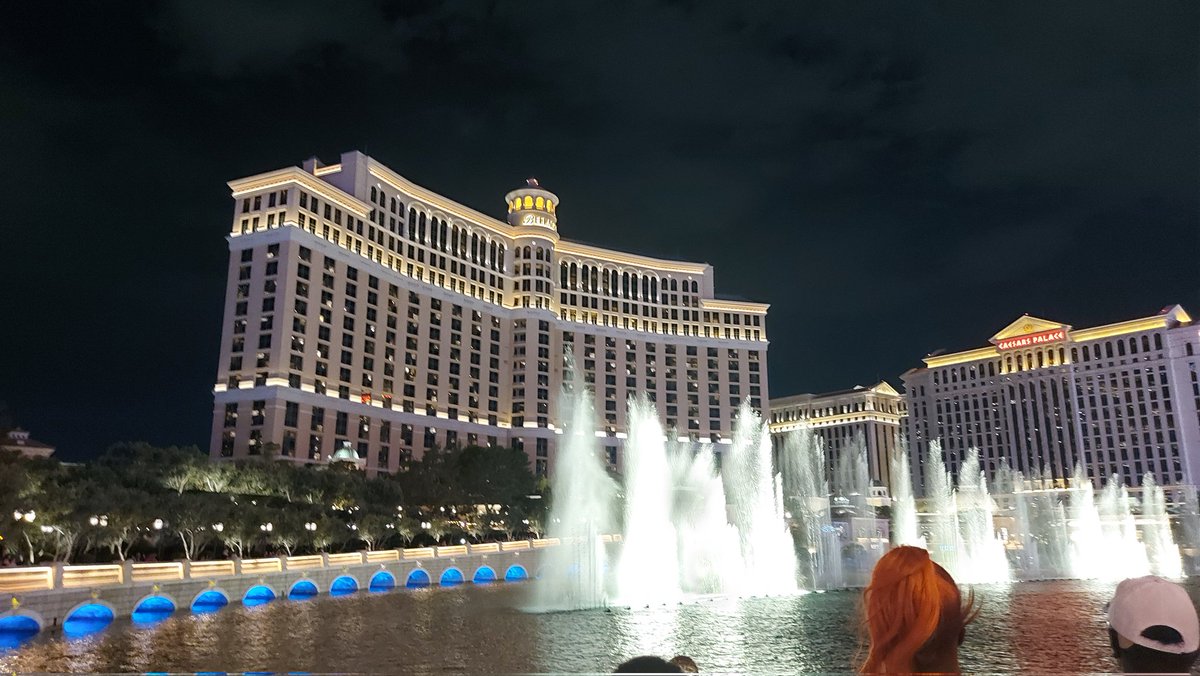 TheWelmet's tweet photo. Vegas Baby ❤️🇺🇲 https://t.co/o6urN1eA6M