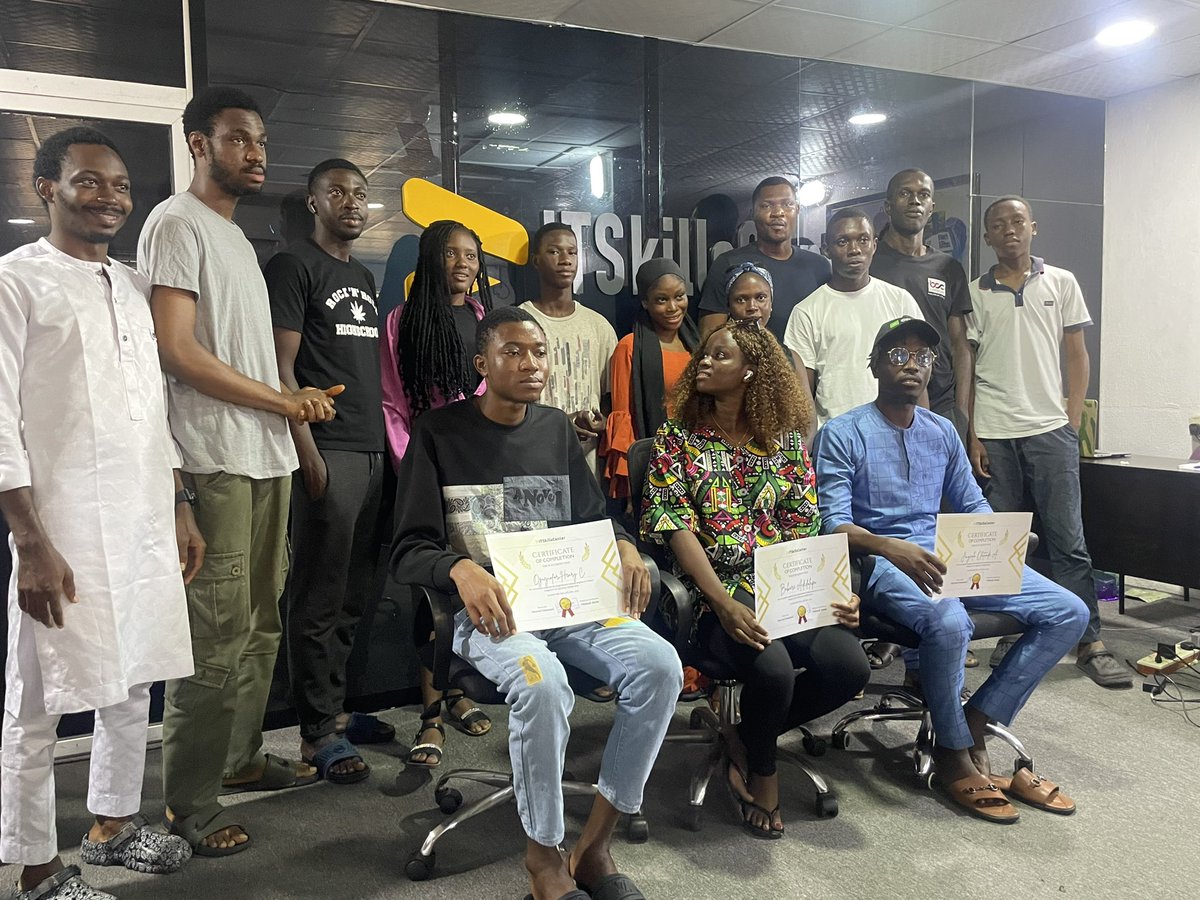 ITSkillsCenter's tweet photo. ππ Hats off to our brilliant product design graduate! π Your journey from a student to a skilled designer is an inspiration to us all. Can't wait to see your creative genius reshape the world!
πποΈ #ProductDesignMastery #NewGraduate #Bornsocial #TinubuMUSTbeDisqualified https://t.co/X6AlJuS05A