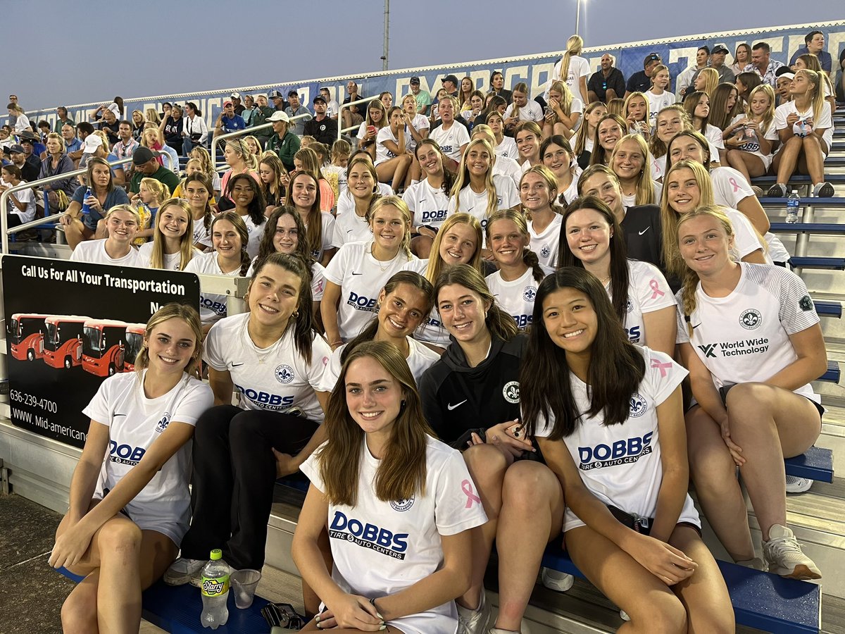 SLSGECNLRLGirls's tweet photo. Great time yesterday as all our girls programs attended the @SLUWSoccer  game last night! #SLSG #MTAG #morethanagame. ⚽️💪🏾💢 https://t.co/D9muMDGChX