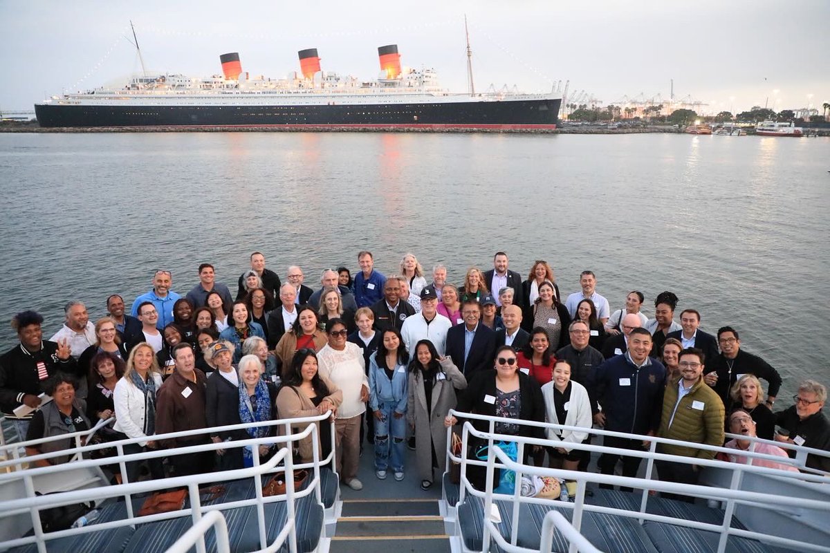 LongBeachMayor's tweet photo. I had a great time spending some of the evening with our city commissioners, city leaders, and community members last night on my first Harbor Tour as Mayor!

I’m grateful to serve such a beautiful city. Thanks to everyone who joined us yesterday. https://t.co/g9IigvwK0f