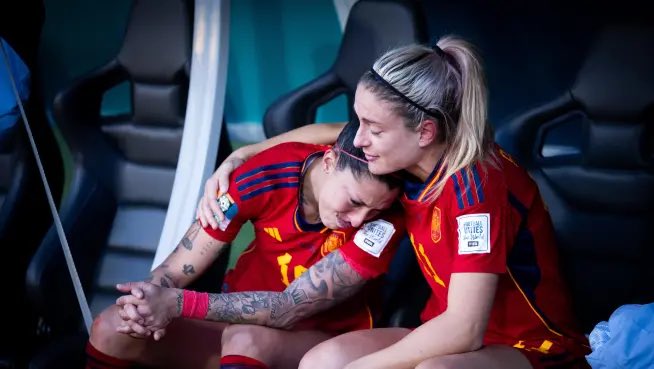 anaislopez23's tweet photo. Es una vergüenza que sigamos con una Ley del Deporte de 1990.

Estamos en 2023 y, una vez más, desprotegidas. Basta de paripés @Yolanda_Diaz_ @sanchezcastejon.

Estamos contigo @Jennihermoso 💜 https://t.co/Jx415rAy3r