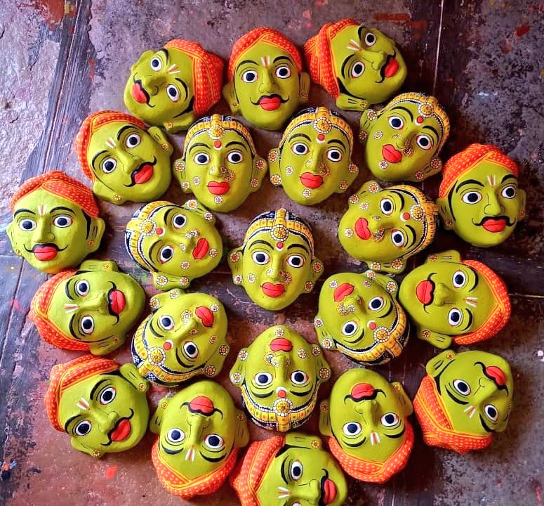 tgmepma's tweet image. #KnowYourSHG-A product a day🛒

Exquisite hand sculpted Cherial #masks made from saw dust &amp;amp; painted with a riot of colours.
Ideal for souvenirs &amp;amp; gifts.

☎️:Vijaya SHG, #Cherial, #Siddipet For orders 8106385582

#vocalforlocal
#womenatwork
#handicrafts

@KTRBRS
@arvindkumar_ias