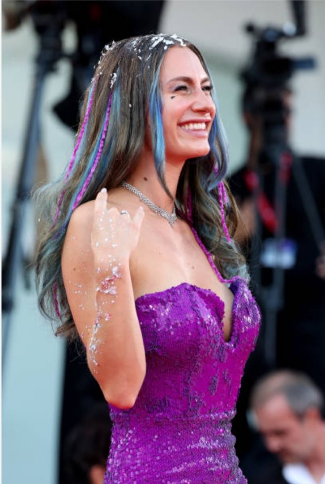 BanelliMar61284's tweet photo. Niki è bellissima ed essere presente a Venezia per questo evento la rende estremamente felice!
❤️❤️❤️🎞️🎥

#nikitets #VeniceFilmFestival2023 #VeniceFilmFestival #Venezia80 #nikita @Uraganonikita https://t.co/VGEbd87eoz