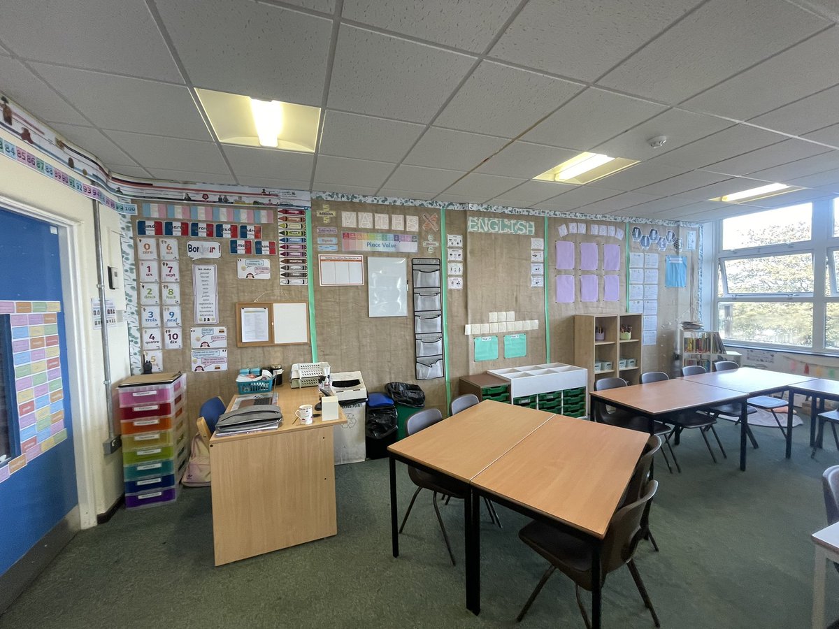 MissBow23's tweet photo. My first ever classroom is taking shape🥰 I’ll probably realise a lot of it is pointless but HEY🤷🏼‍♀️ you gotta start somewhere 🤷🏼‍♀️🤣 https://t.co/CYRmbnddf6