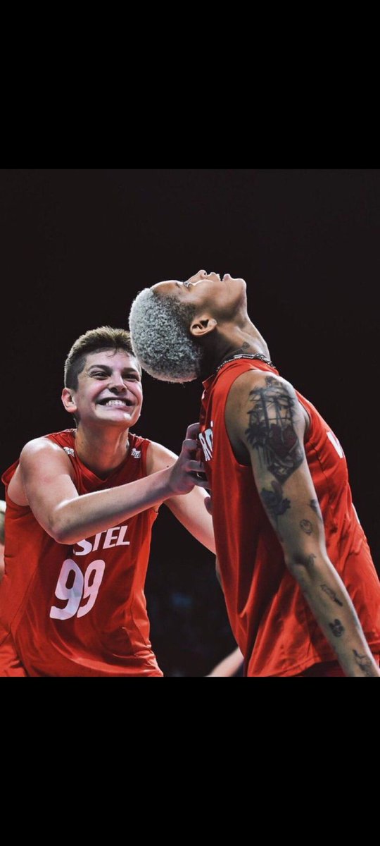 Neler yaptın öyle takım.?.
Tebrikler 👏👏👏
#FileninSultanları 
#final
#Türkiye