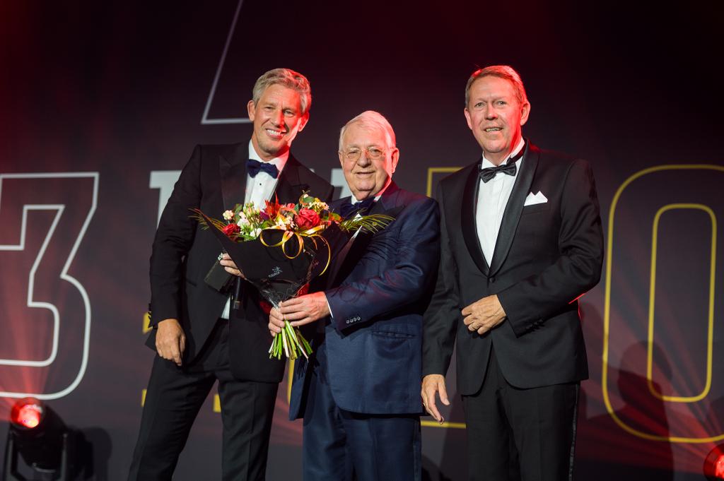 Wim van der Leegte is tijdens gala 110-jaar <a href="/PSV/">PSV</a>  benoemd tot Erelid van de club. We zijn ongelooflijk trots op 'onze Wim' en op het feit dat hij zich in een bijzondere rij van ereleden voegt.